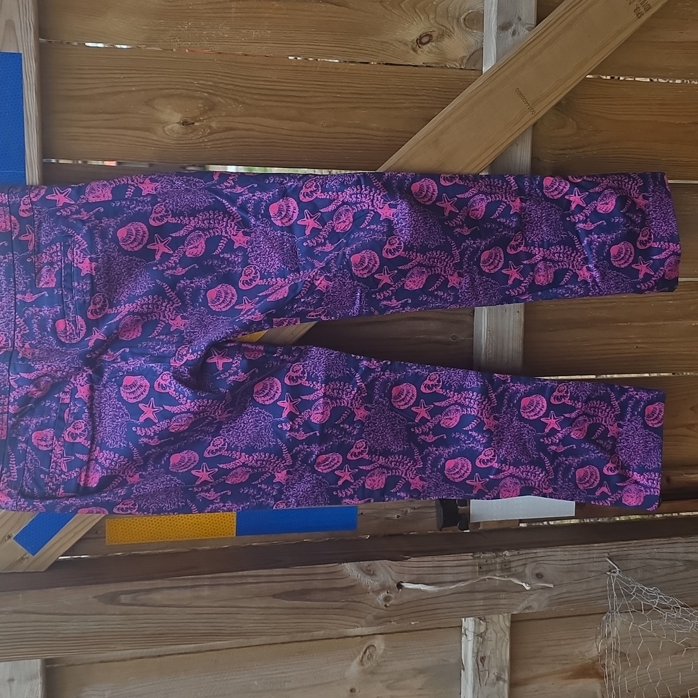 Seashell Print Capris - Picture 4 of 5